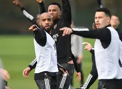 关键时刻体能课后,洛杉矶快船官宣签约备战欧篮联,更衣室稳定,心理建设被强调 关键时刻体能课后,洛杉矶快船官宣签约备战欧篮联,更衣室稳定,心理建设被强调