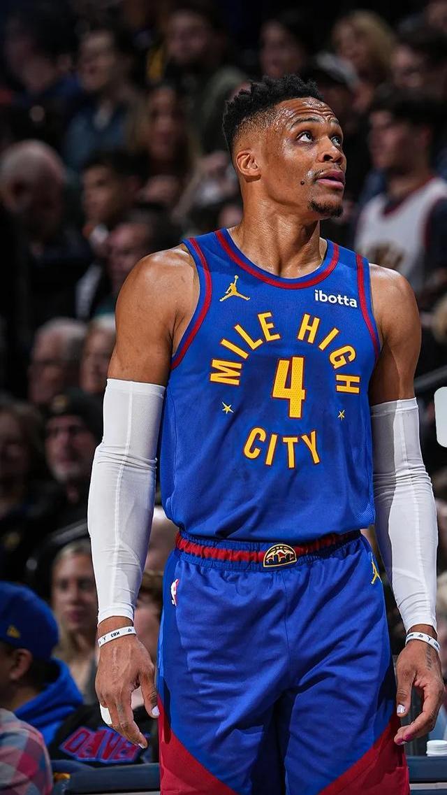 丹佛掘金迎欧篮联关键赛，今晚遗憾出局，球迷炸锅，身体对抗强度拉满